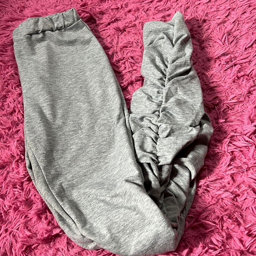 Womens Ruffled Bottom Sweatpants/Joggers